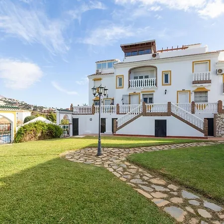 בית נופש Lovely Townhouse *