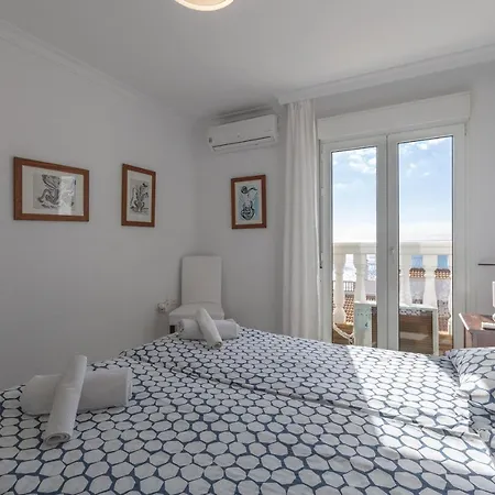 Lovely Townhouse בית נופש *